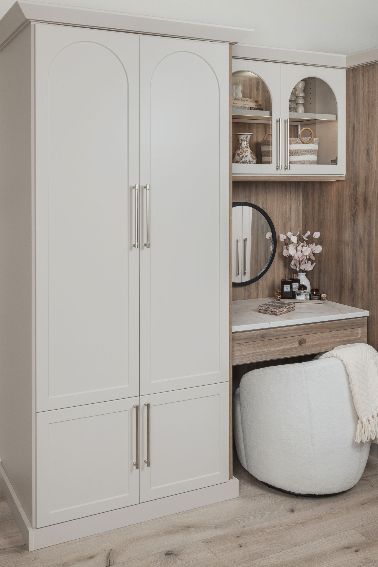 Drift & Vintage Wardrobe + Vanity — Walk-In Closets project in Hawaiʻi